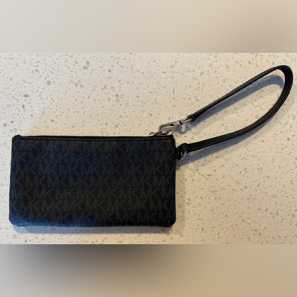 Michael Kors black Wristlet wallet - Picture 3 of 7